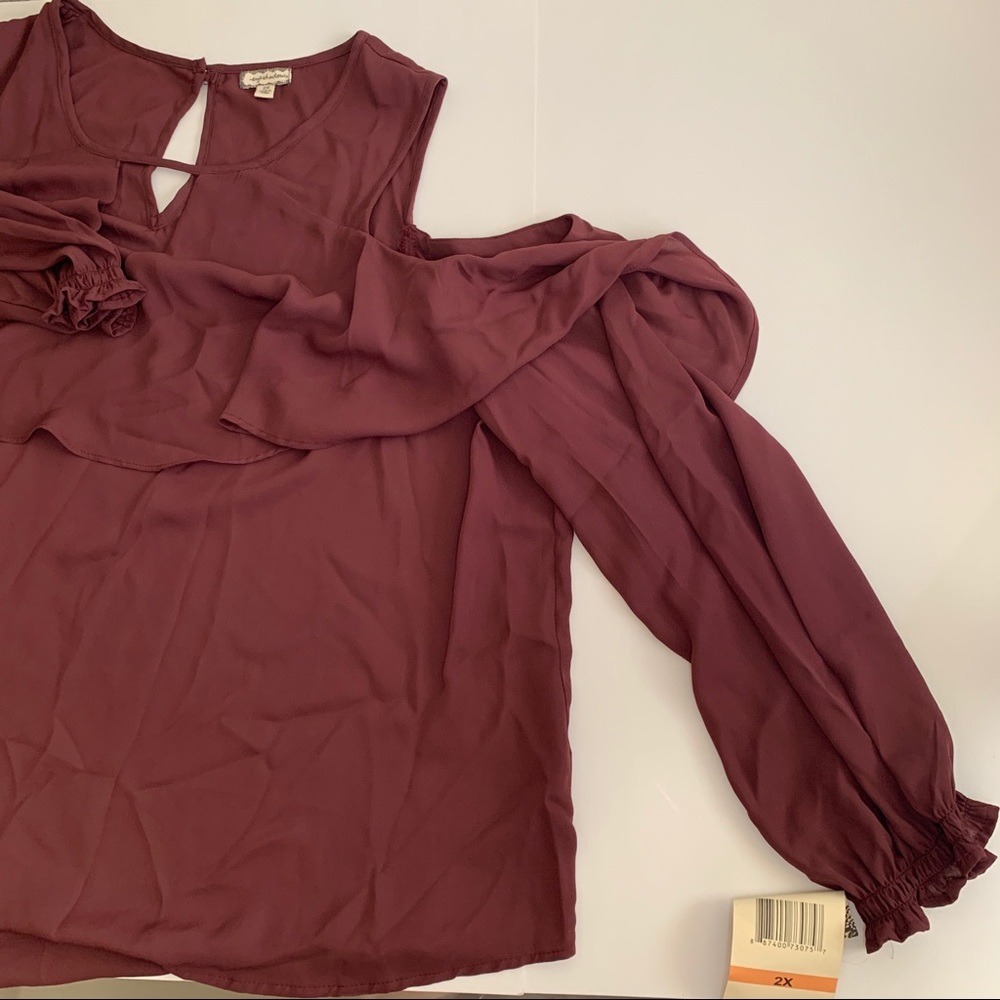 NWT Eyeshadow Lovestruck Cold Shoulder Top - Picture 4 of 6